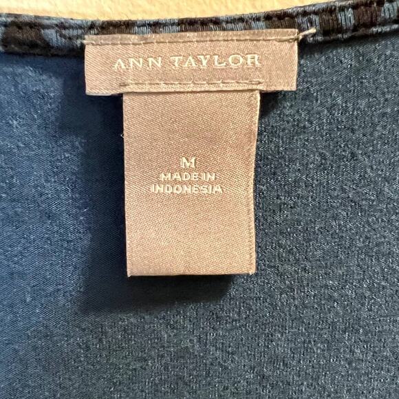 Ann Taylor Scoop Neck Top Size Medium Black Teal Floral Pattern 3/4 Sleeves - Picture 7 of 8